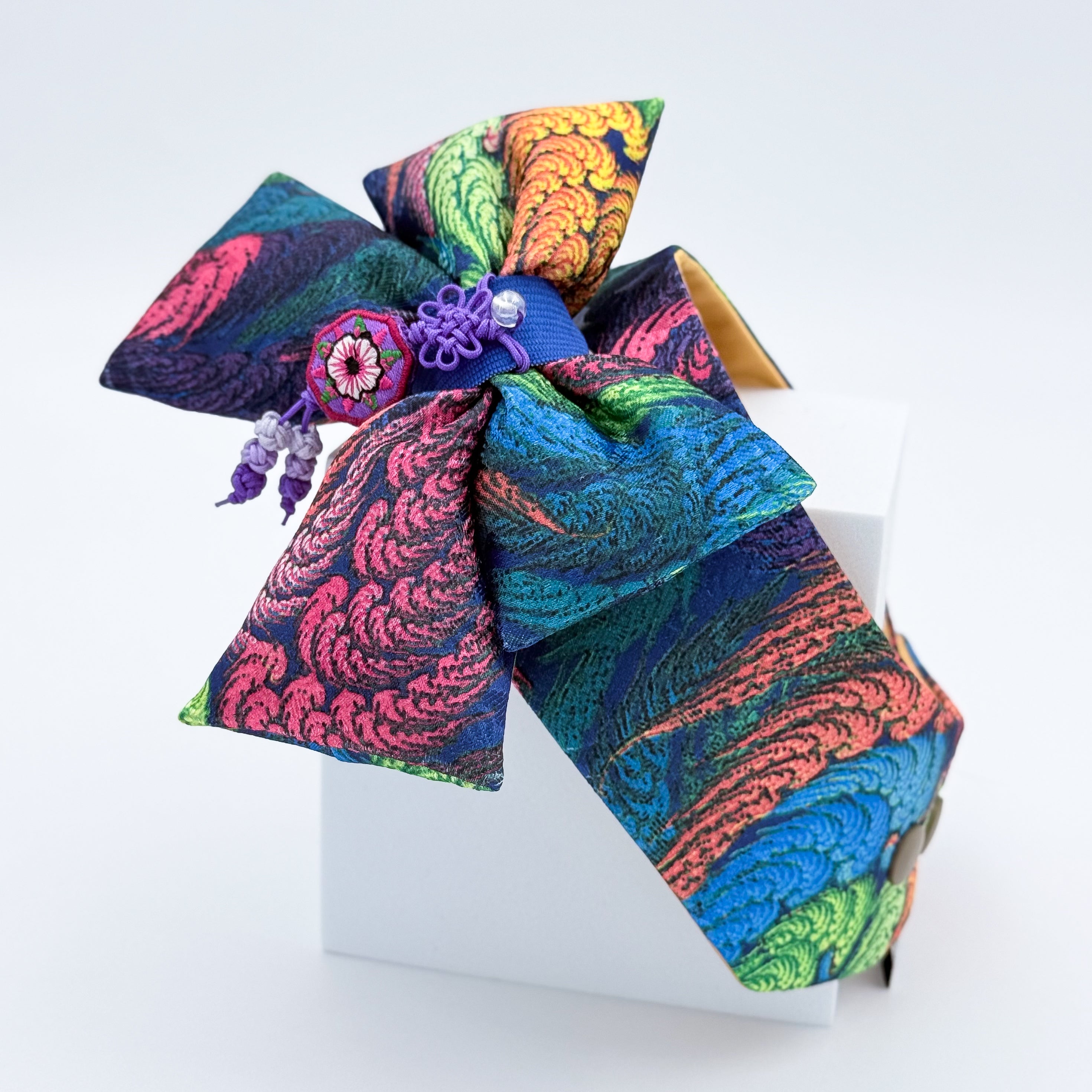 Lucky Puffy New Year Bowdana